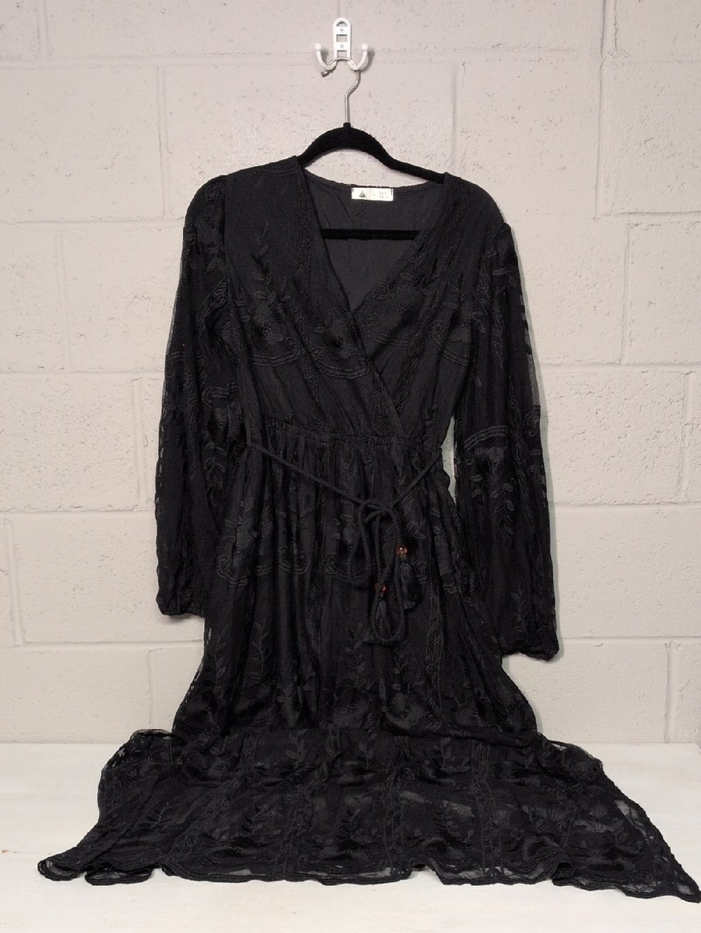 Women's Sheer Black Lace Long Sleeve Boho Maxi Dress Size Large/8 NWOT - Picture 2 of 11